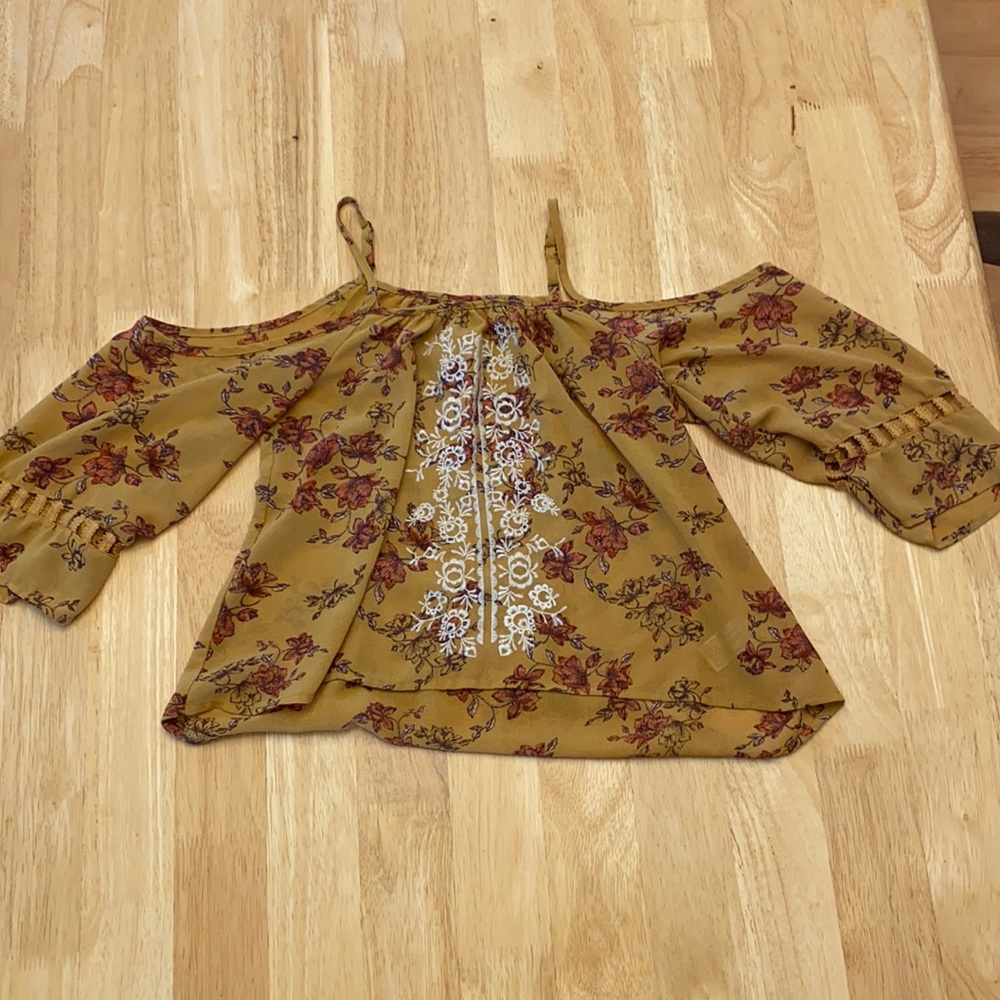 Women’s off the shoulder blouse
